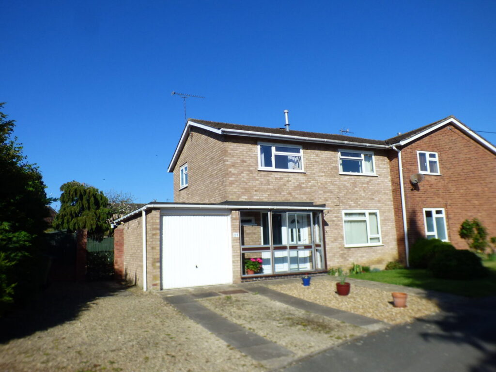 Badgers Crescent, Shipston-on-stour, CV36 4BD